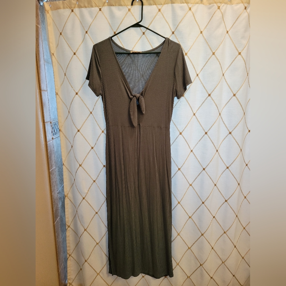 Front Tie V-Neck Dress with Small Slit on One Side. Womens size L